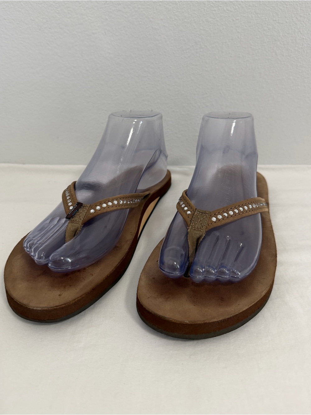 Rainbow Crystal Collection Narrow Strap Flip Flops Tan/Brown Women’s Sandals 10